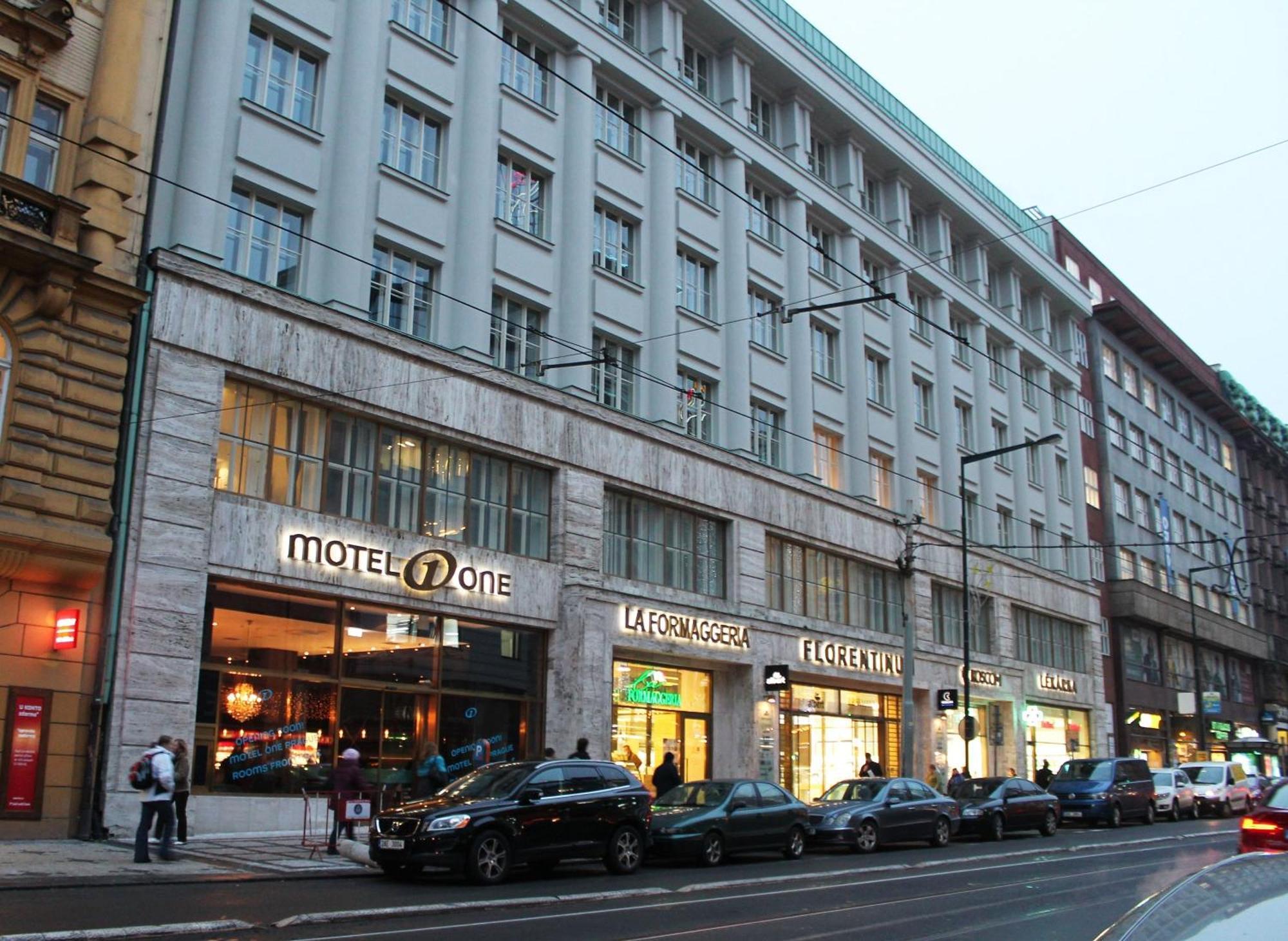 Motel One Prague-Florentinum Bagian luar foto