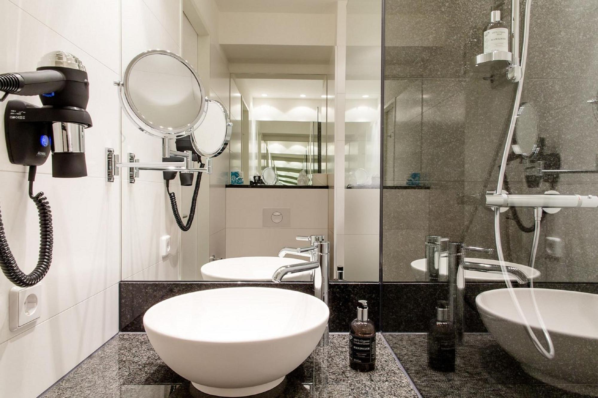 Motel One Prague-Florentinum Bagian luar foto