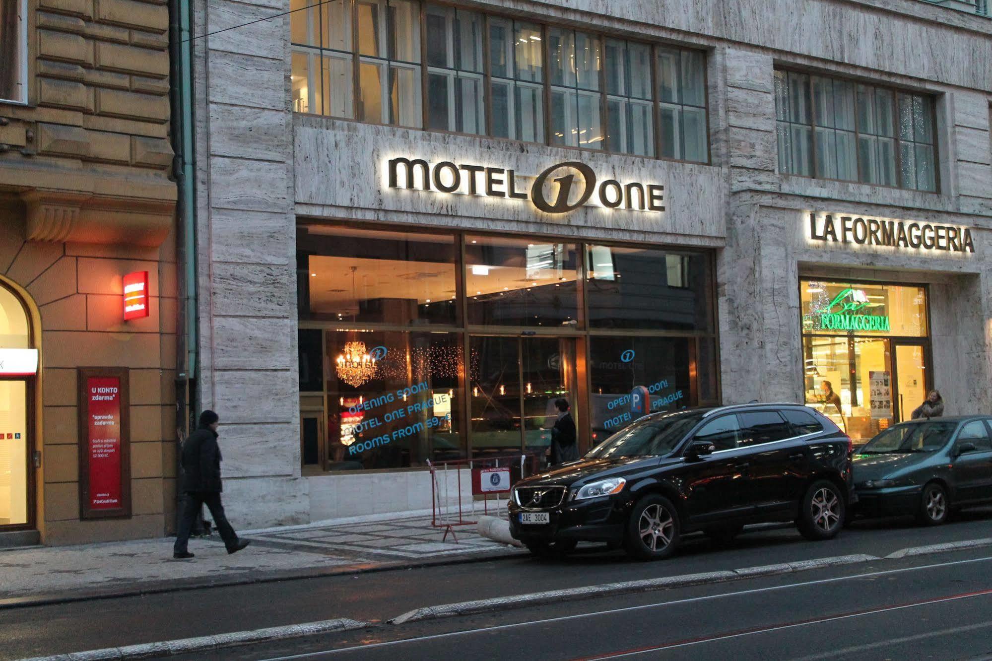 Motel One Prague-Florentinum Bagian luar foto